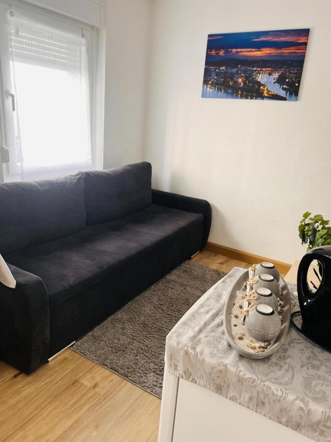 Lovely 1-Bed Apartment In Koblenz Koblenz  Buitenkant foto