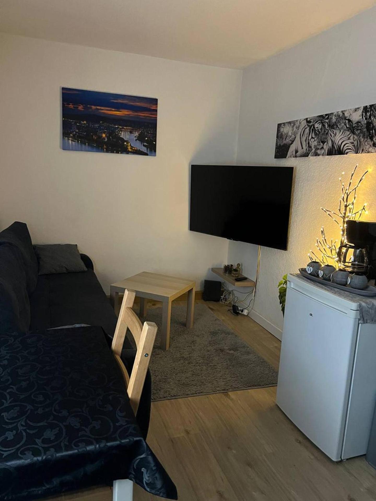 Lovely 1-Bed Apartment In Koblenz Koblenz  Buitenkant foto